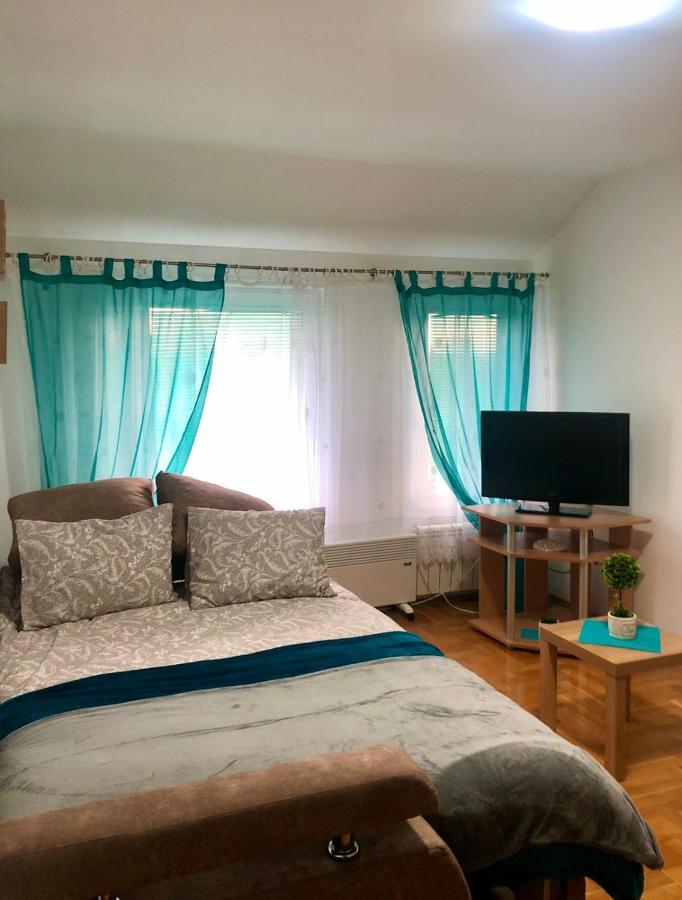 Bellavista Apartmani Стара-Пазова Экстерьер фото