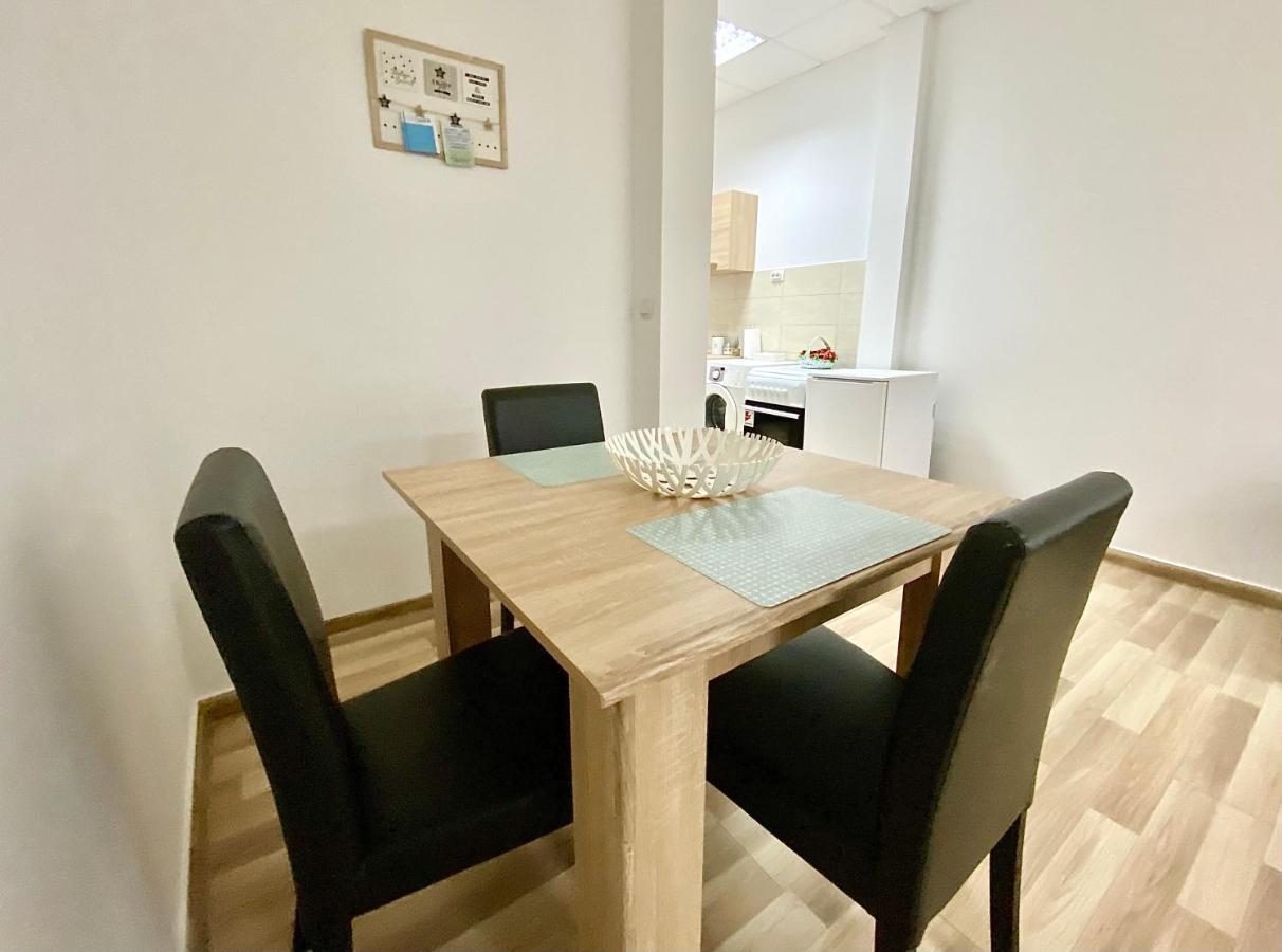 Bellavista Apartmani Стара-Пазова Экстерьер фото