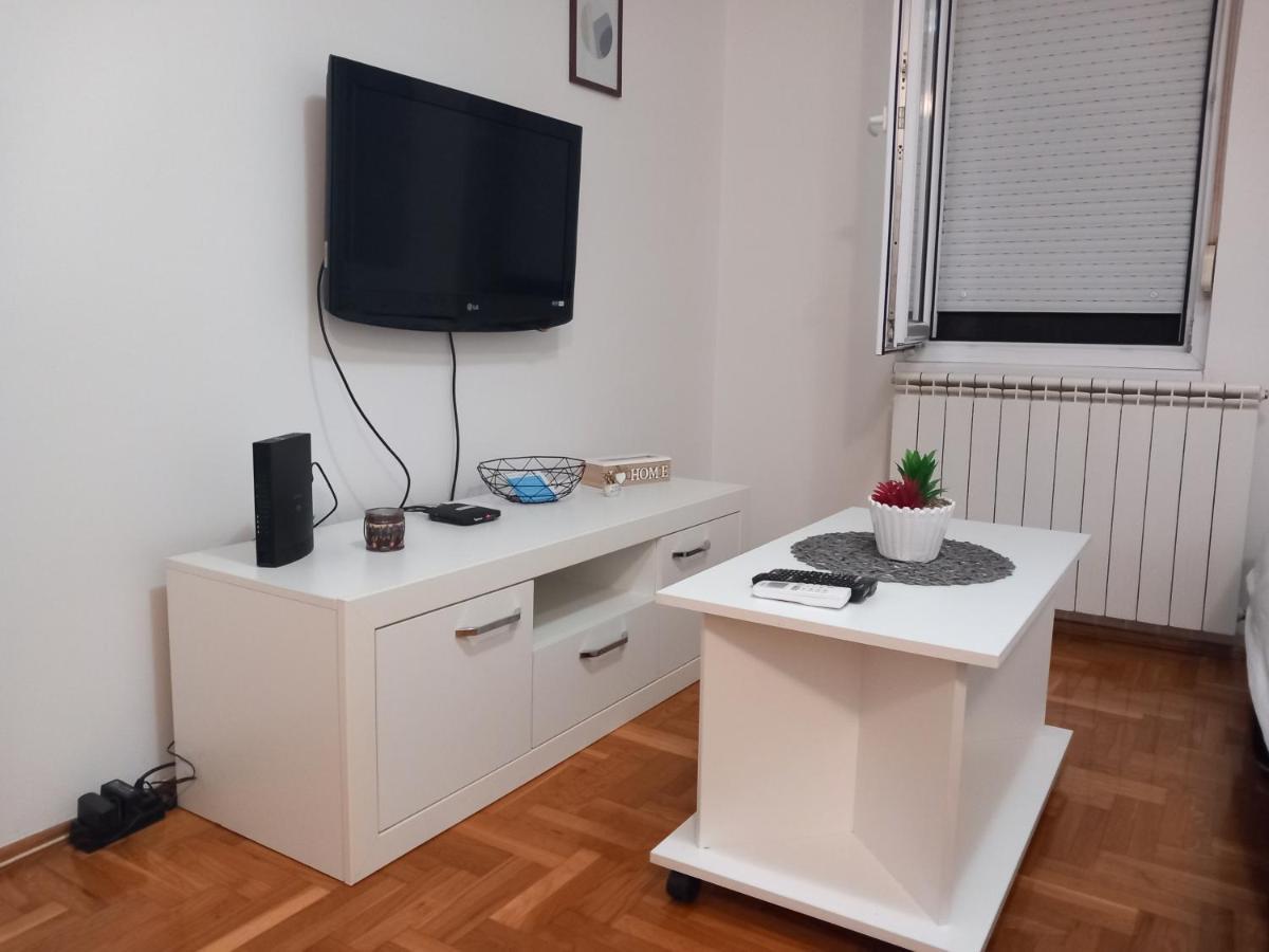 Bellavista Apartmani Стара-Пазова Экстерьер фото